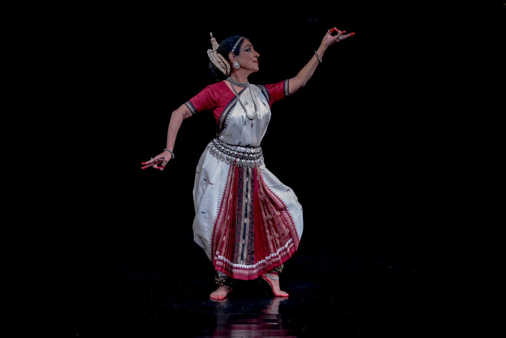 Glimpse of Madhavi performing "Natraj"